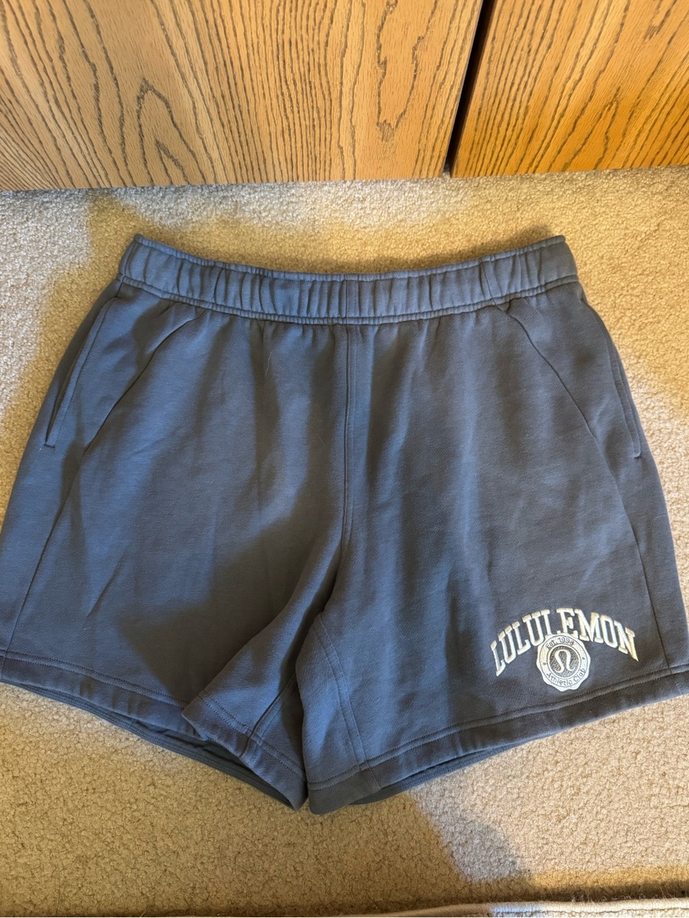 Lululemon Scuba Mid-Rise Oversized Short 7" *Graphic